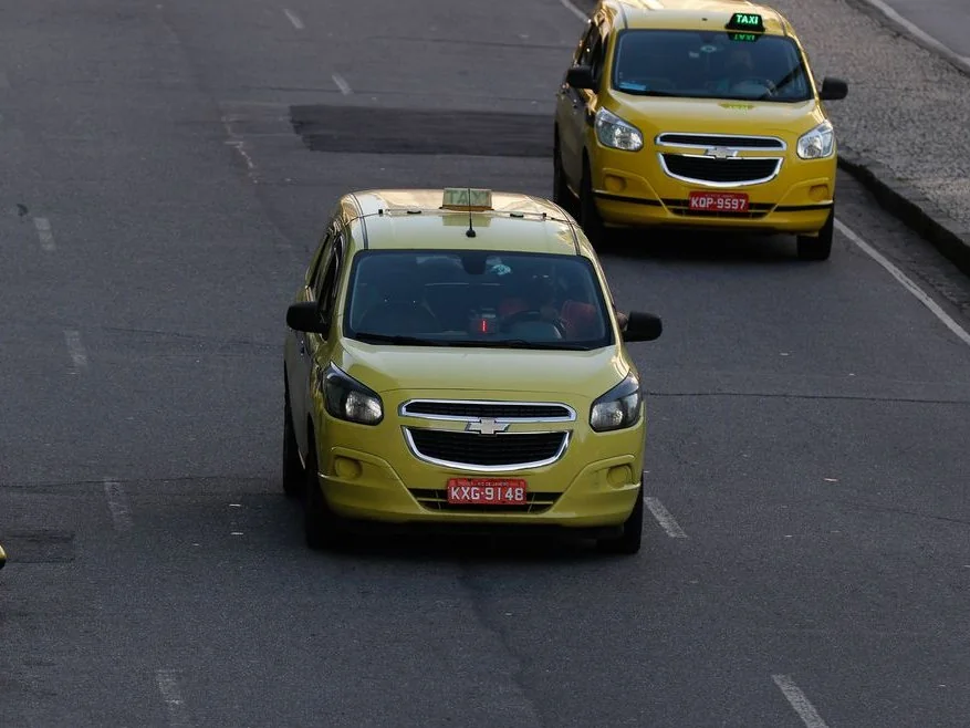 CMN regulamenta nova linha para motoristas de aplicativos e taxistas