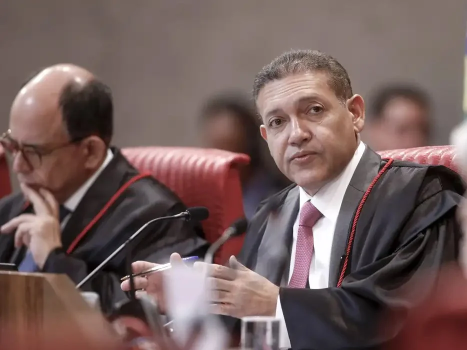Nunes Marques vai relatar ação de Bolsonaro para anular pena
