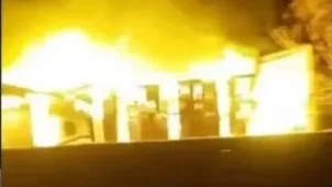Corpo carbonizado é encontrado após incêndio destruir residência em Cacoal