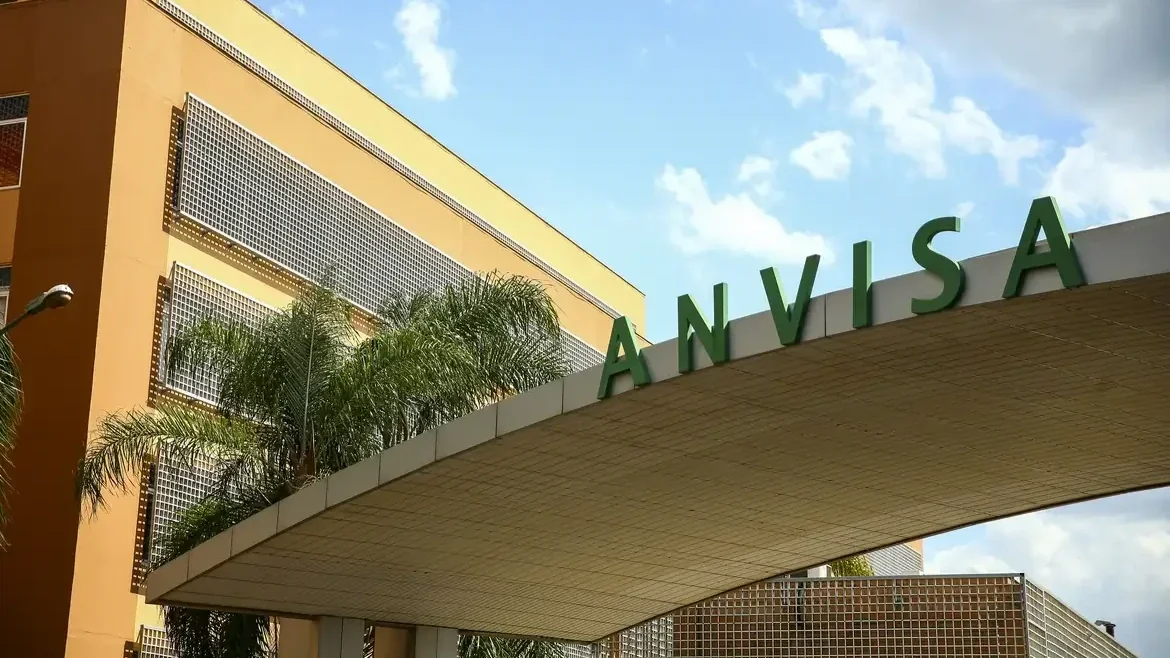 Anvisa suspende lote de medicamentos para hipertensão e câncer de mama