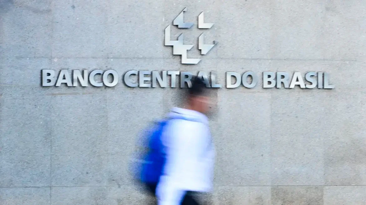 Copom avalia indicadores econômicos e decide sobre Selic