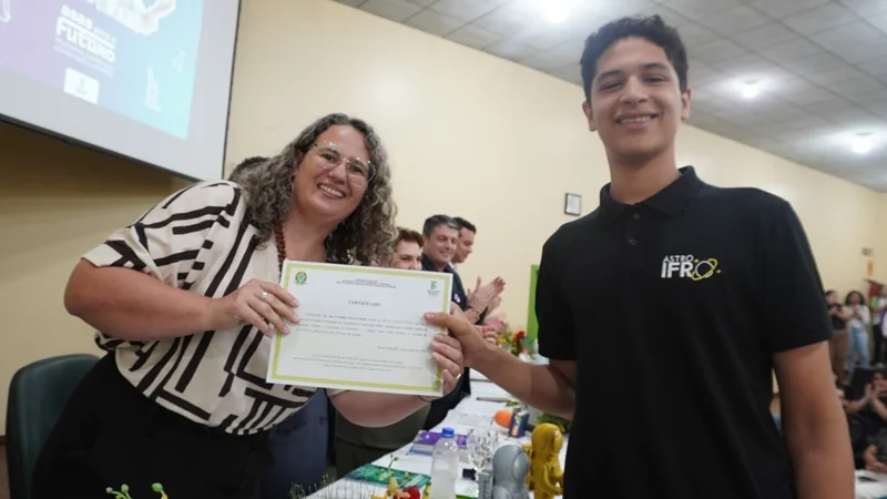 Ministra das Mulheres participa de certificação de alunas do IFRO e destaca ampliação de oportunidades para mulheres na ciência e tecnologia