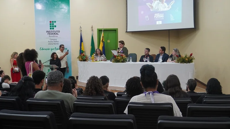 Ministra das Mulheres participa de certificação de alunas do IFRO e destaca ampliação de oportunidades para mulheres na ciência e tecnologia