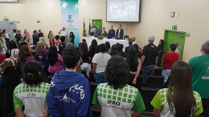 Ministra das Mulheres participa de certificação de alunas do IFRO e destaca ampliação de oportunidades para mulheres na ciência e tecnologia