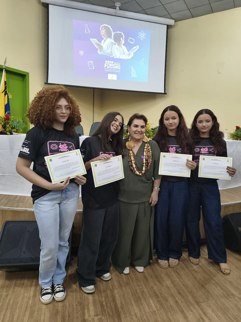 Ministra das Mulheres participa de certificação de alunas do IFRO e destaca ampliação de oportunidades para mulheres na ciência e tecnologia