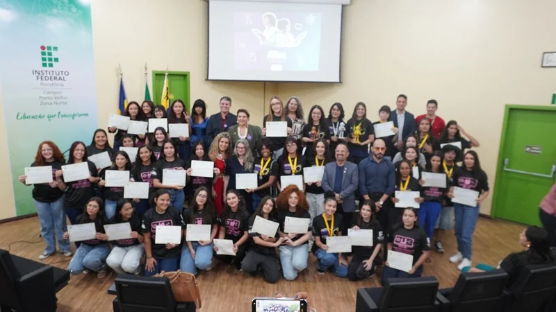 Ministra das Mulheres participa de certificação de alunas do IFRO e destaca ampliação de oportunidades para mulheres na ciência e tecnologia