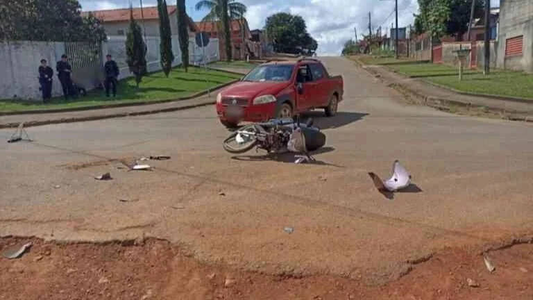Mulher fica gravemente ferida após colisão entre moto e carro em Alta Floresta d’Oeste