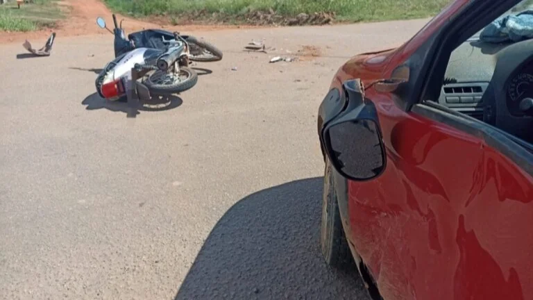 Mulher fica gravemente ferida após colisão entre moto e carro em Alta Floresta d’Oeste