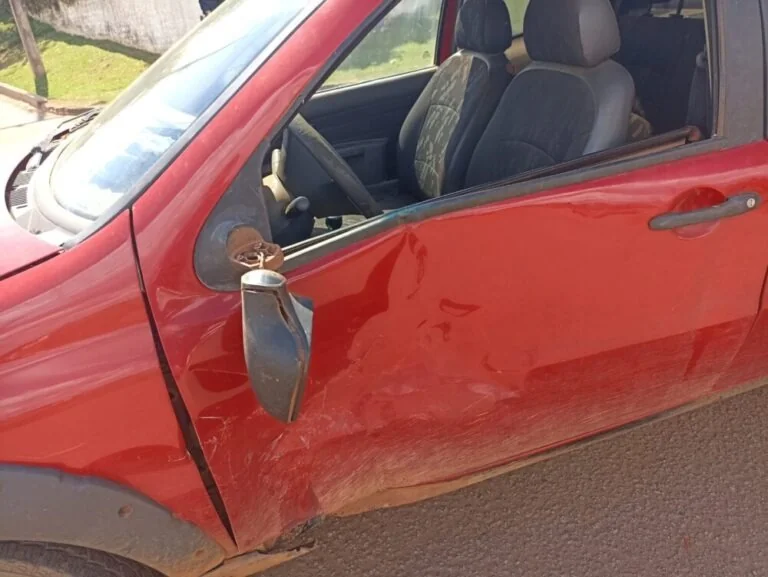 Mulher fica gravemente ferida após colisão entre moto e carro em Alta Floresta d’Oeste