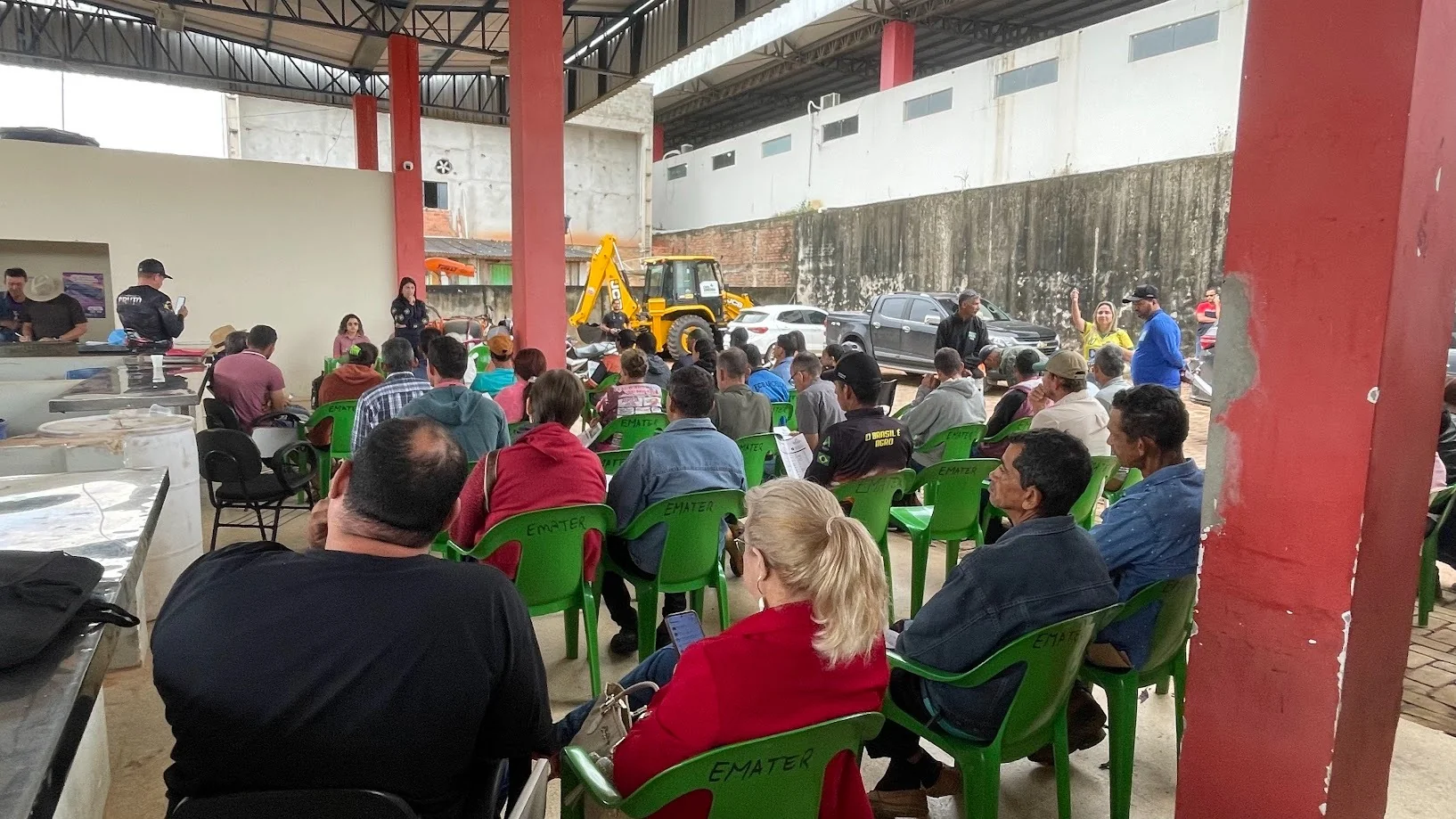 Entrega de adubos fertilizante beneficia 102 famílias em Nova Brasilândia D’Oeste