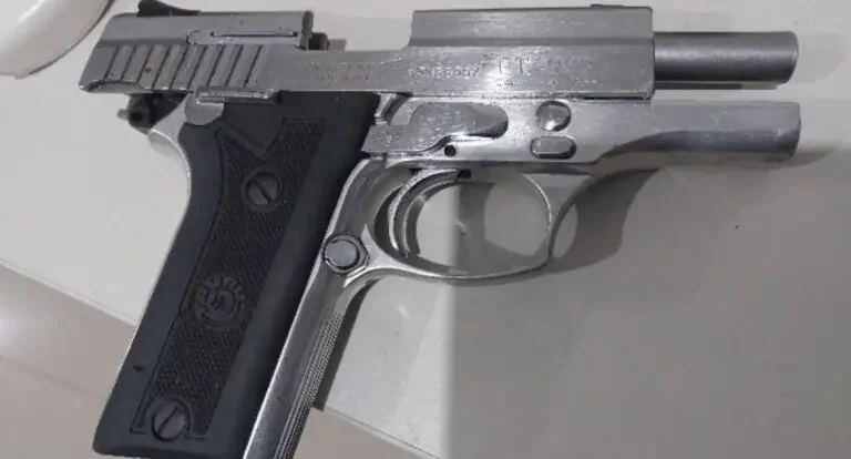 Homem é preso por porte ilegal de arma de fogo durante abordagem na BR-429