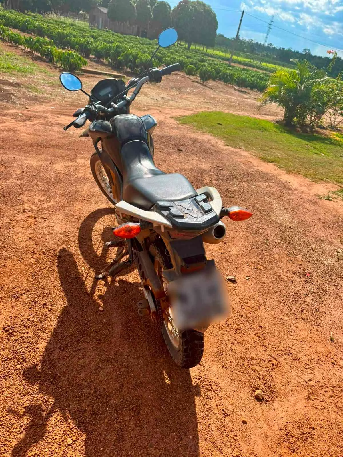 PMRO recupera motocicleta roubada e prende dois homens durante a Operação Brasil Contra o Crime Organizado