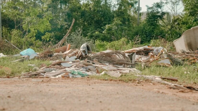 Prefeitura de Jaru alerta sobre multas de até R$ 51 mil por descarte irregular de resíduos