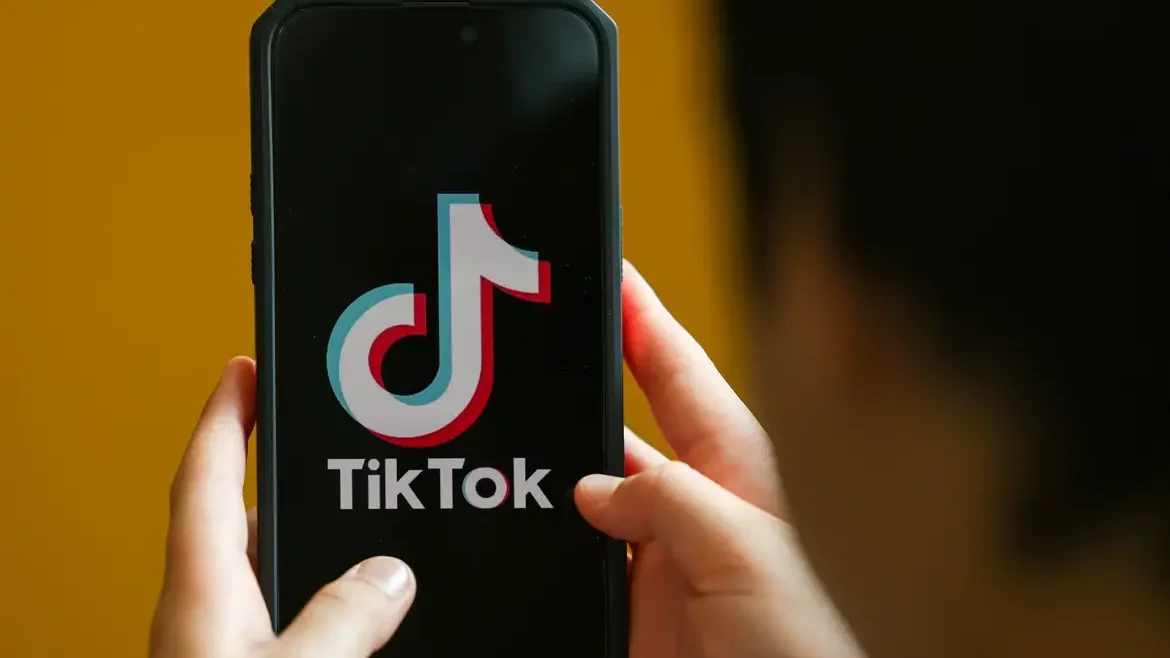 Brasil multa TikTok em R$ 153,7 mi por falhas em dados de adolescentes