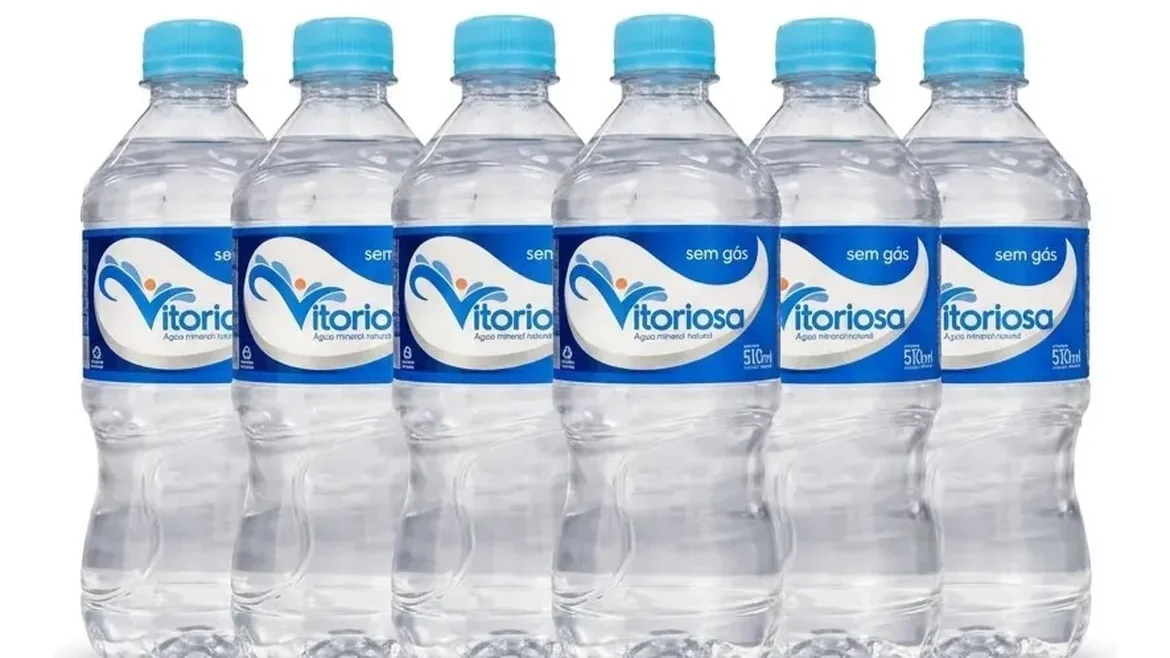 Anvisa interdita água mineral da marca Vitoriosa por conter coliformes