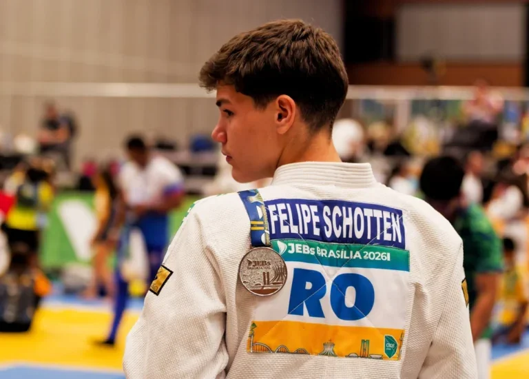 Judoca de Rondônia conquista prata e faz história sendo o primeiro medalhista nos JEBs 2026