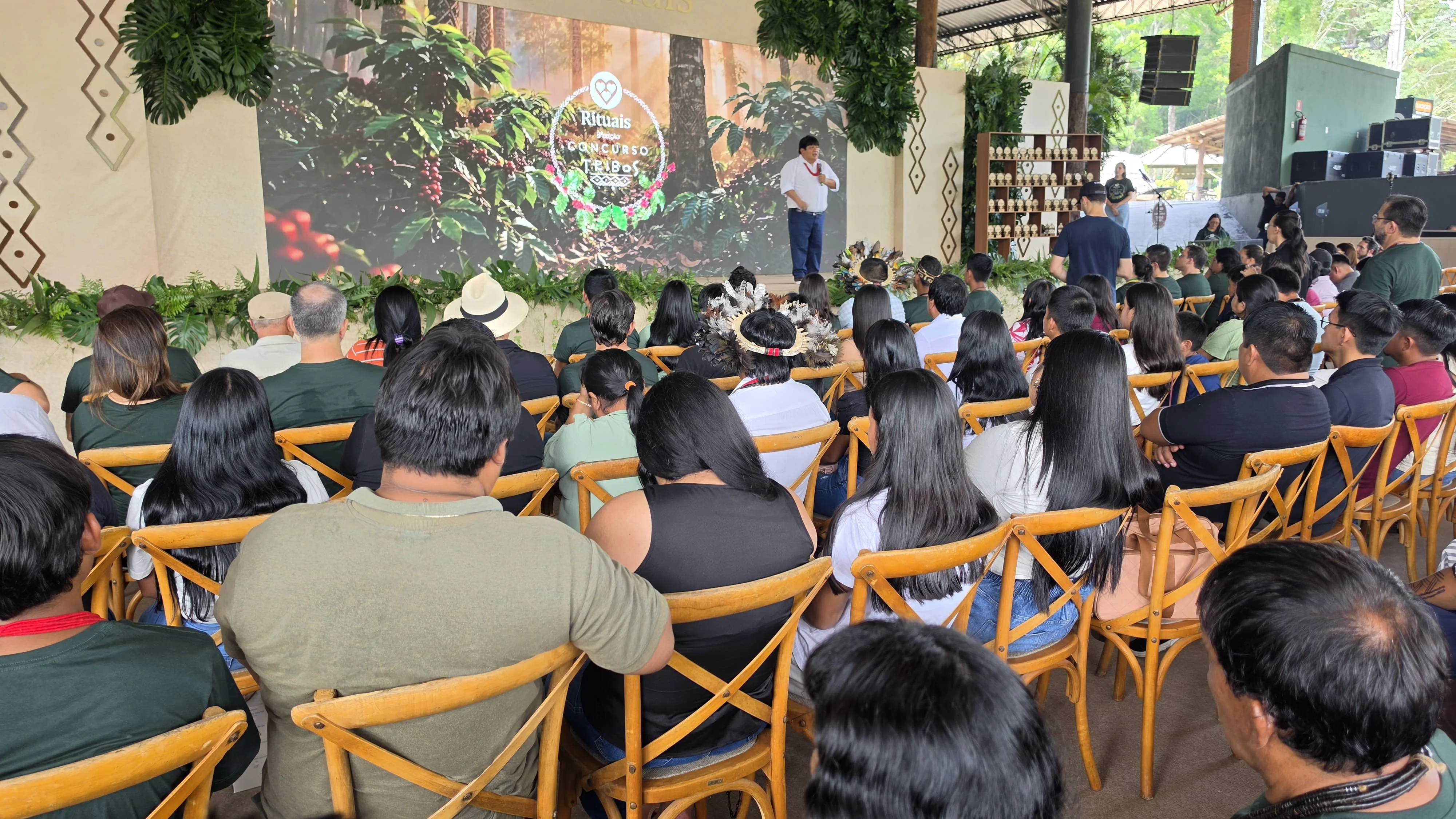 Almir Suruí defende economia indígena sustentável durante abertura do 8º Concurso Tribos em Cacoal