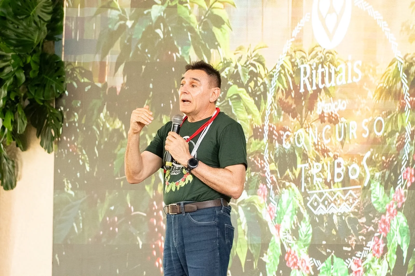 Indígena Manasses Oykoeter Suruí vence 8º Concurso Tribos em Cacoal e conquista prêmio de R$ 25 mil