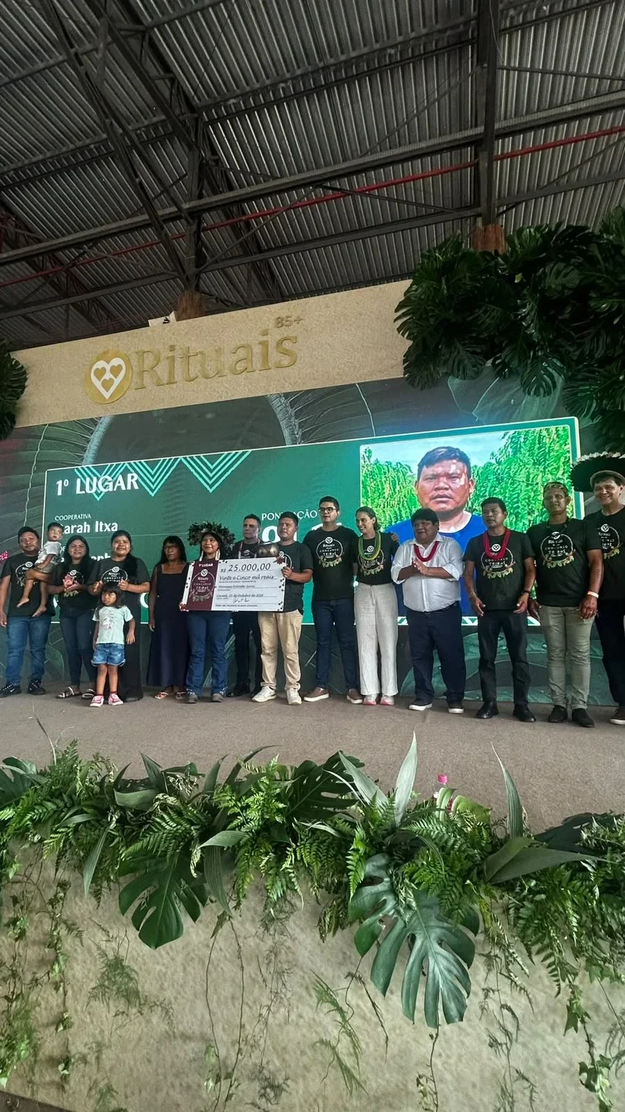Indígena Manasses Oykoeter Suruí vence 8º Concurso Tribos em Cacoal e conquista prêmio de R$ 25 mil