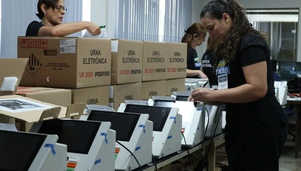 Urnas eletrônicas são preparadas para o segundo turno em Rondônia