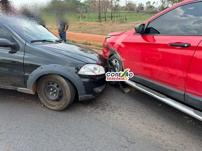 Grave acidente entre 4 veículos deixa vítima com fratura exposta na BR-364, em Pimenta Bueno