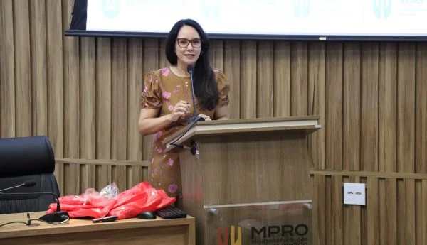 Outubro Rosa: palestra no MPRO aborda autocuidado, longevidade e prevenção na saúde da mulher
