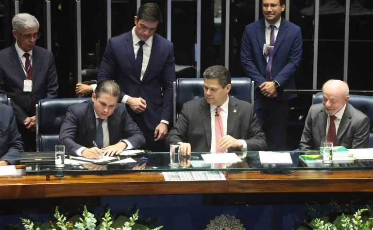 Congresso promulga aposentadoria especial para agentes de saúde e de combate a endemias