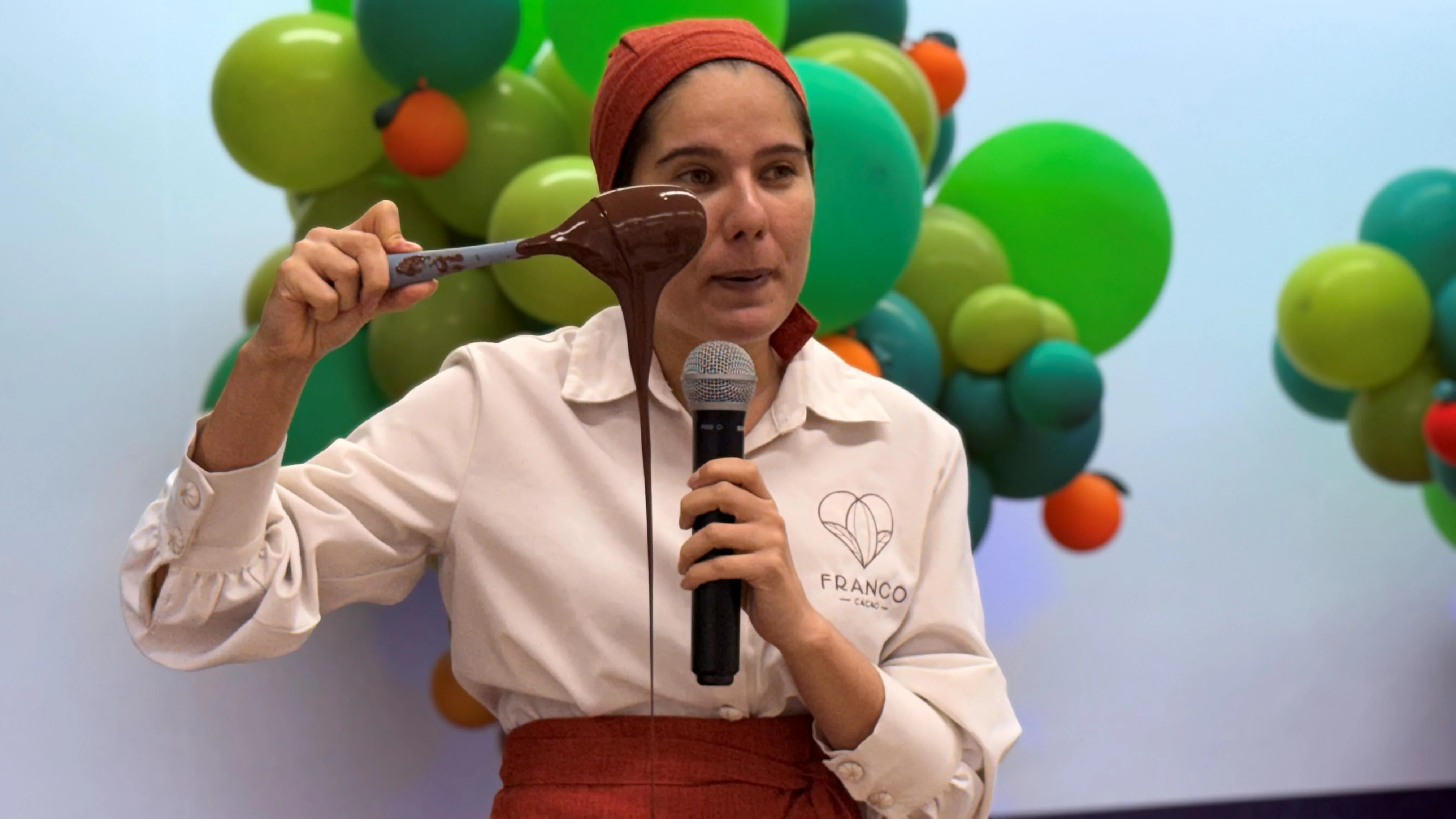 Oficina de Chocolate apresenta às crianças a riqueza do cacau de Rondônia em Ji-Paraná