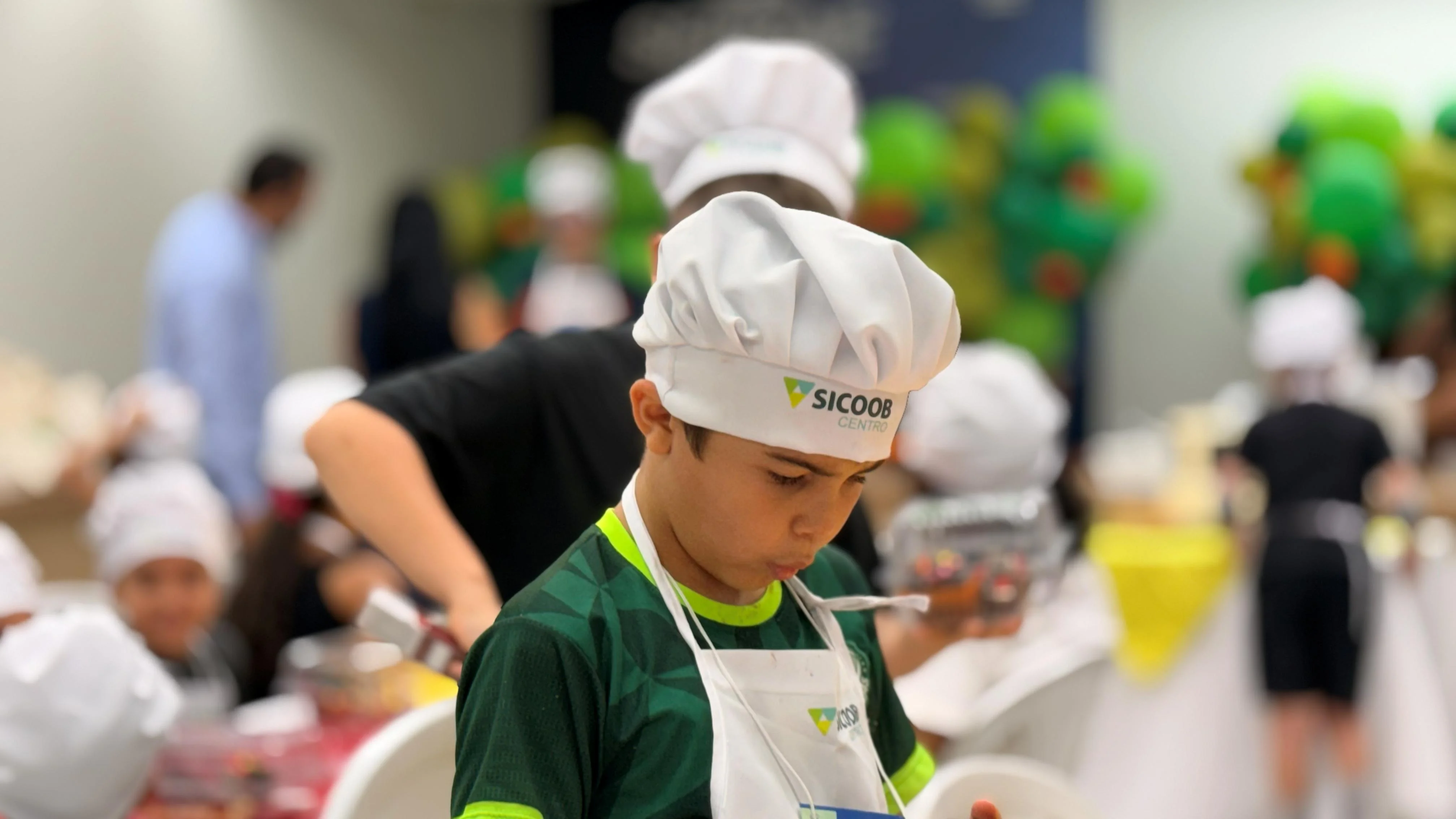 Oficina de Chocolate apresenta às crianças a riqueza do cacau de Rondônia em Ji-Paraná