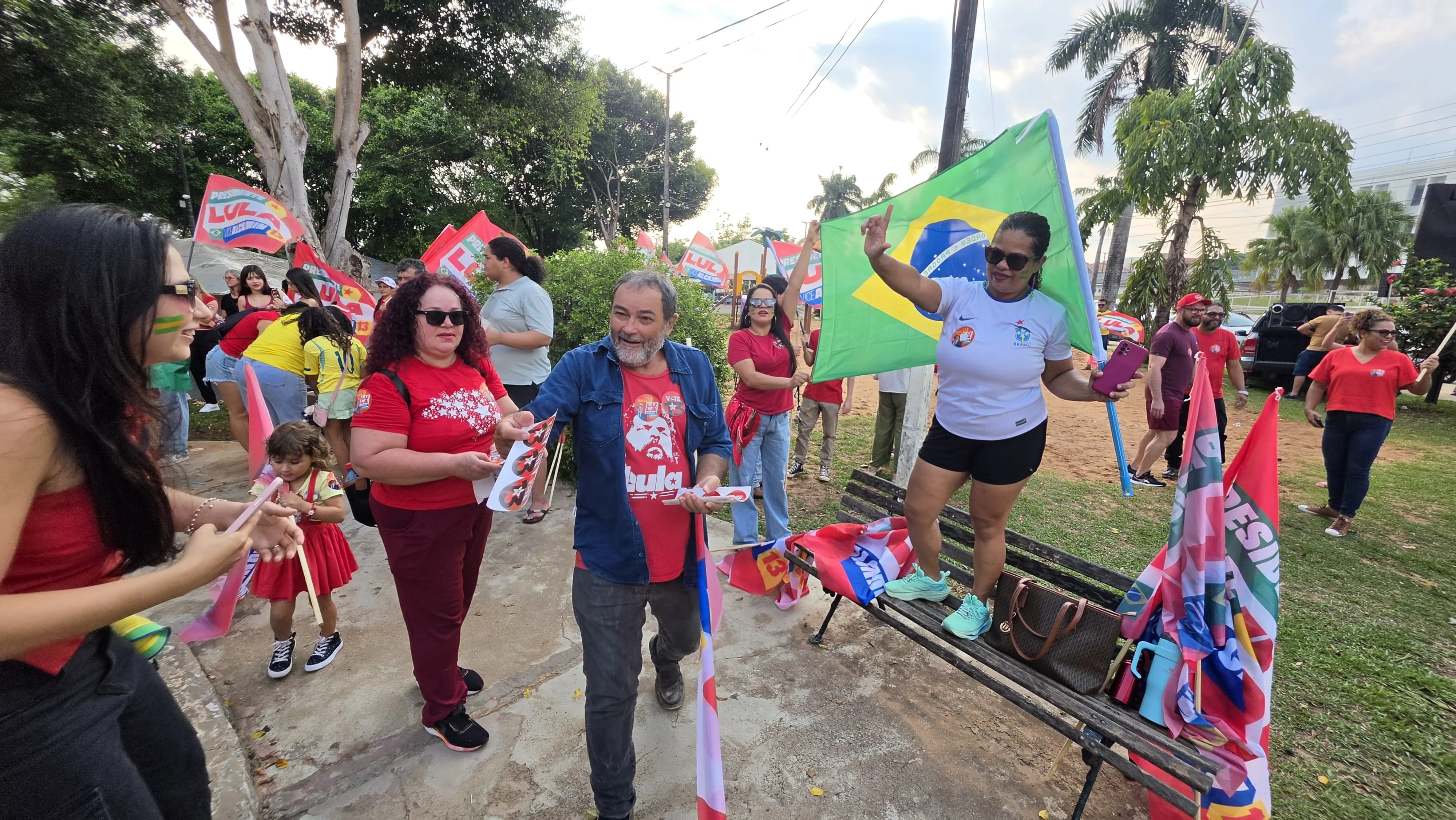 Movimento estudantil independente mobiliza apoiadores de Lula em Cacoal para o segundo turno