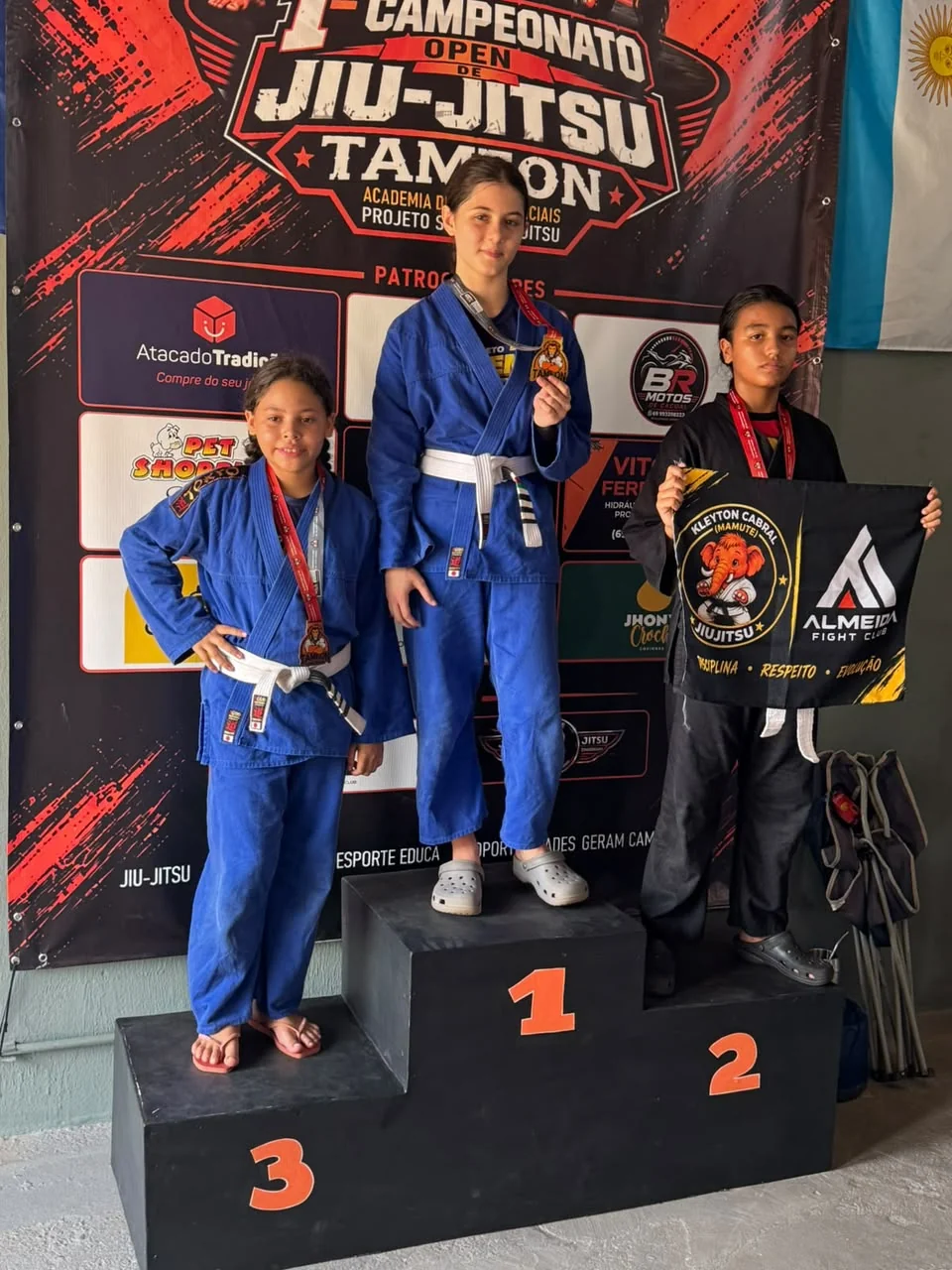 Projeto Jovem Campeão conquista oito ouros na Copa Tameon de Jiu-Jitsu