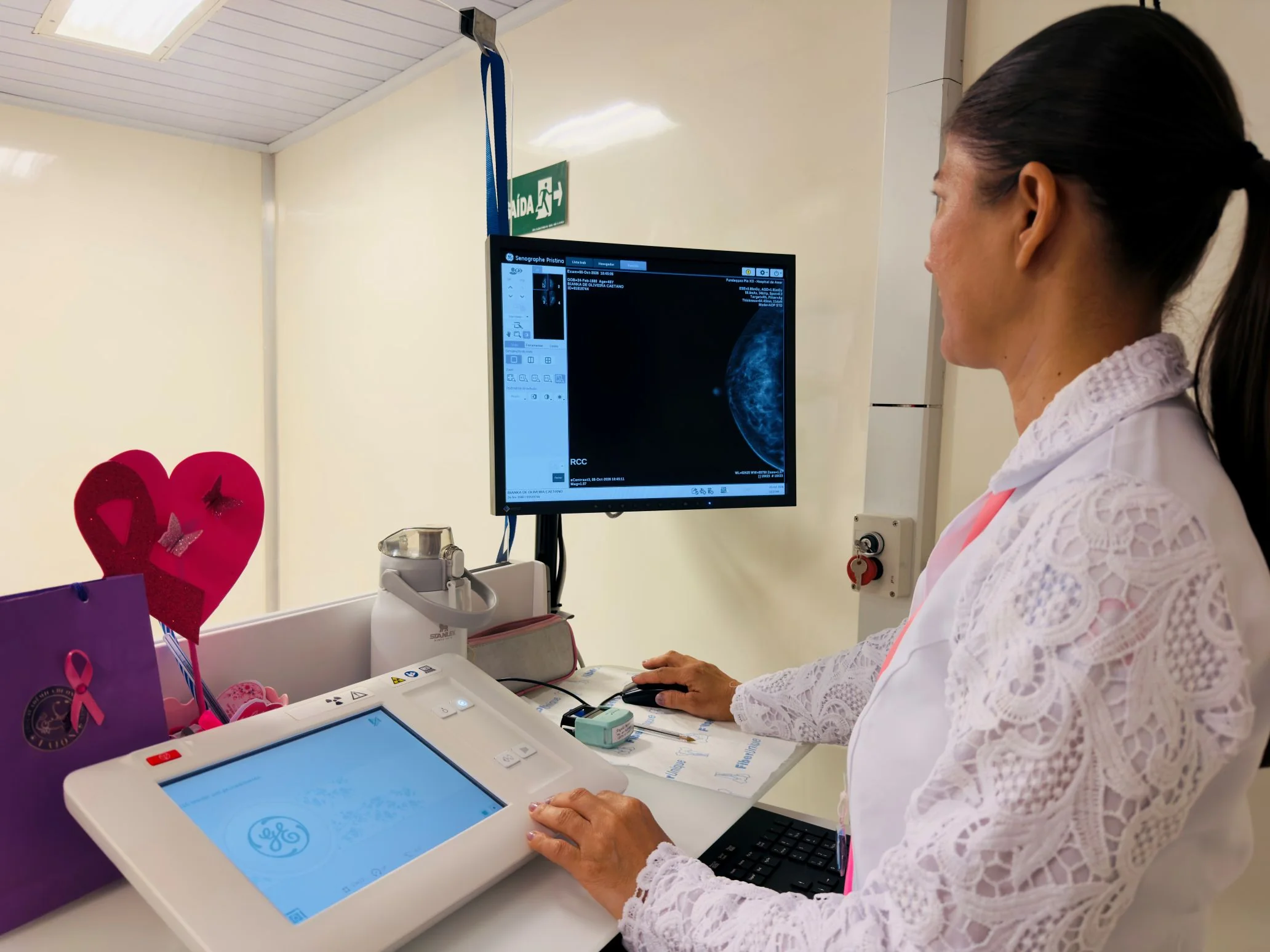 Atendimentos da Carreta do Amor em Jaru acontecem até a próxima sexta-feira (23); estimativa é de que sejam feitos mais de 300 exames de prevenção e diagnóstico precoce de câncer de mama e do colo do útero