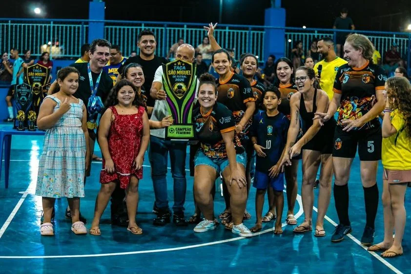 Finais de futsal definem campeões em noite de decisões em São Miguel do Guaporé