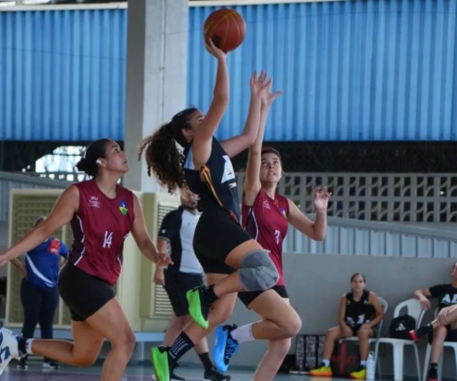 Seleção rondoniense feminina de basquete sub-16 corre contra o tempo para conseguir recursos e disputar o Brasileiro em novembro